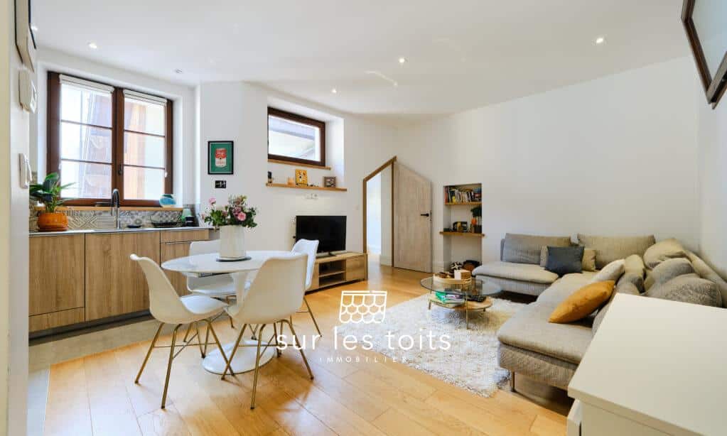 2025_06_27_Surlestoits_Passage_Cathedrale_DSCF9143