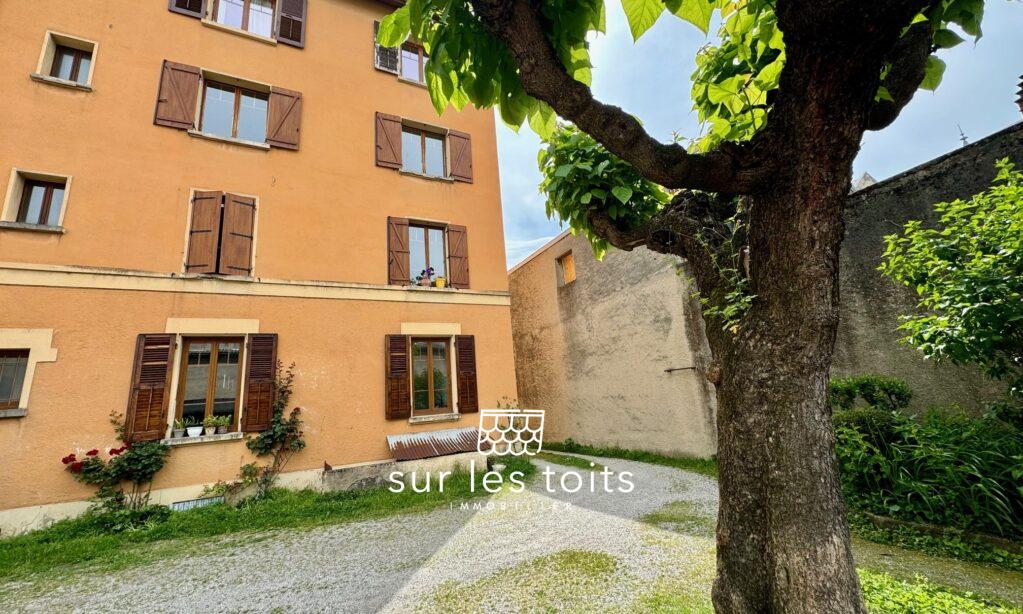 facade cour