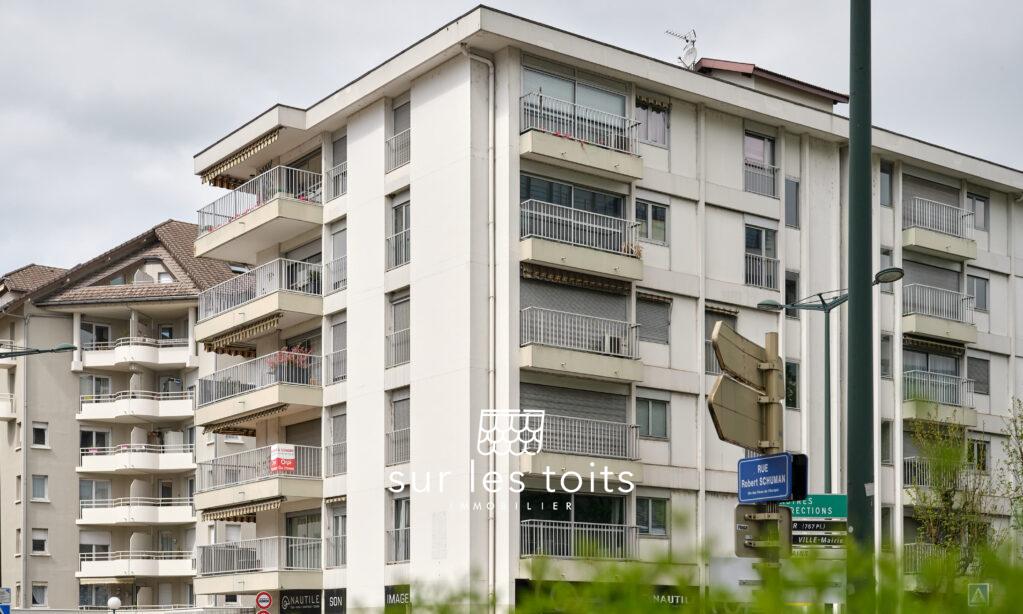 2026_04_15_Surlestoits_extérieur_le_central_XT5G0167