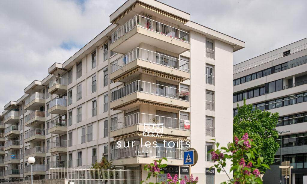 2026_04_15_Surlestoits_extérieur_le_central_XT5G0222