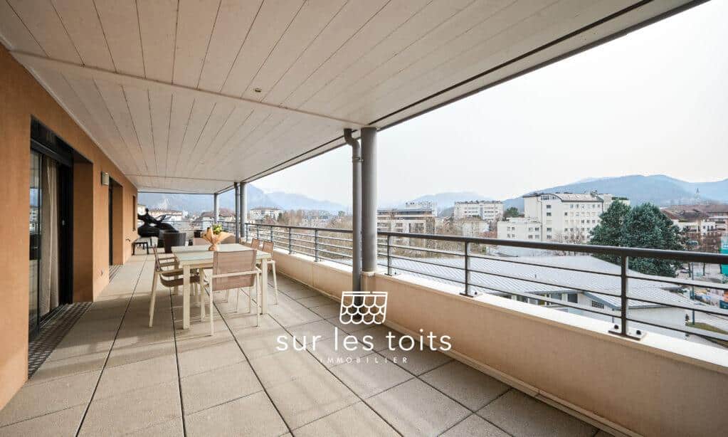 2026_03_05_Surlestoits_2_avenue_Thones_XT5G1101