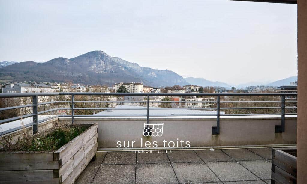 2026_03_05_Surlestoits_2_avenue_Thones_XT5G1141