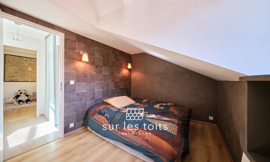 2026_03_24_Surlestoits_14_rue_Royale_XT5G3811