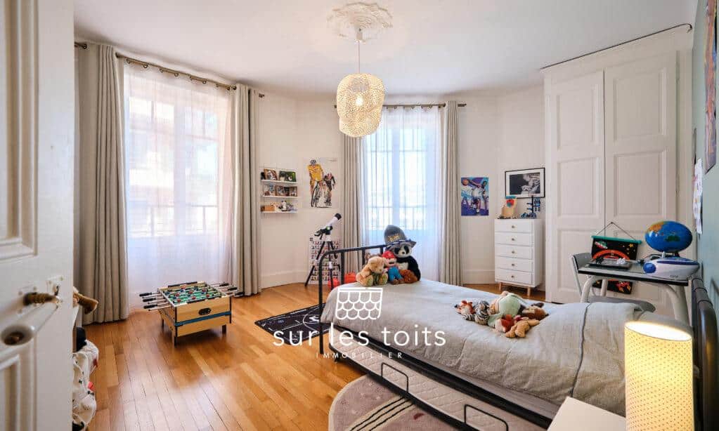 2026_03_19_Surlestoits_6_rue_Paix_XT5G3156