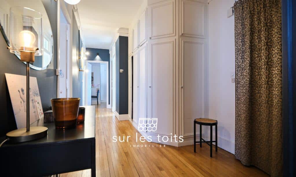 2026_03_19_Surlestoits_6_rue_Paix_XT5G3181