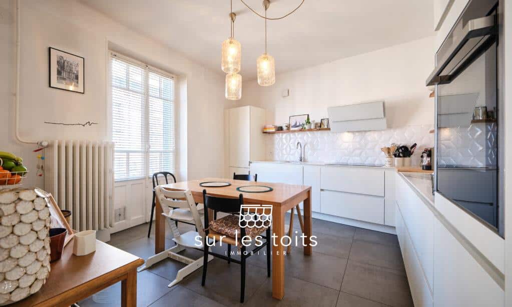 2026_03_19_Surlestoits_6_rue_Paix_XT5G3251