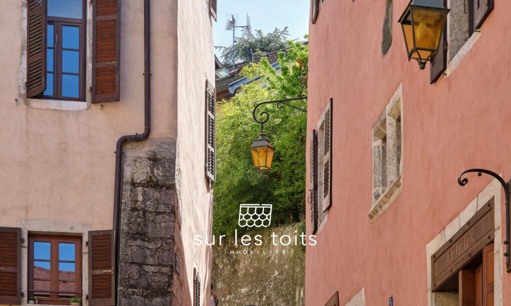 2026_04_17_Surlestoits_6_chemin_des_remparts_le_central_XT5G0266