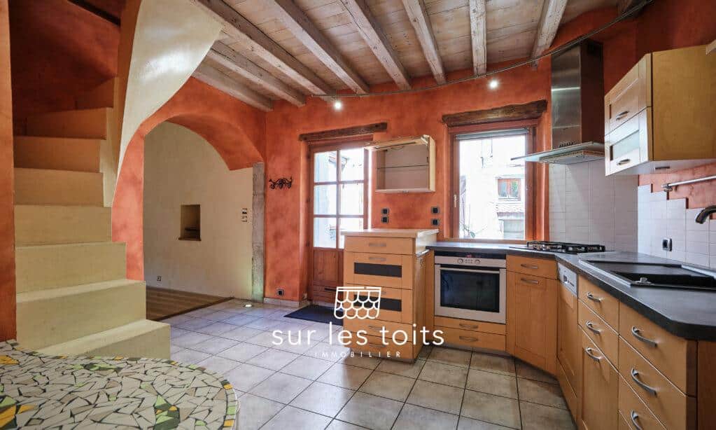 2026_04_17_Surlestoits_6_chemin_des_remparts_le_central_XT5G7468