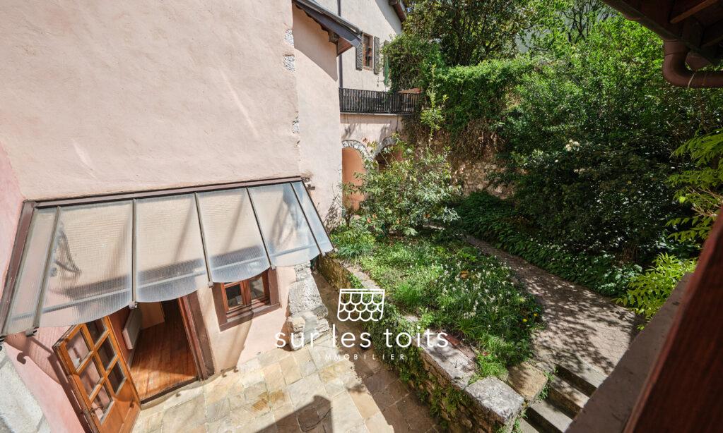 2026_04_17_Surlestoits_6_chemin_des_remparts_le_central_XT5G7508