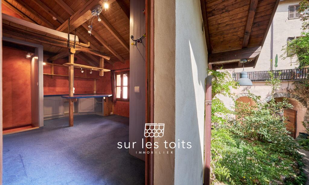 2026_04_17_Surlestoits_6_chemin_des_remparts_le_central_XT5G7515_HDR