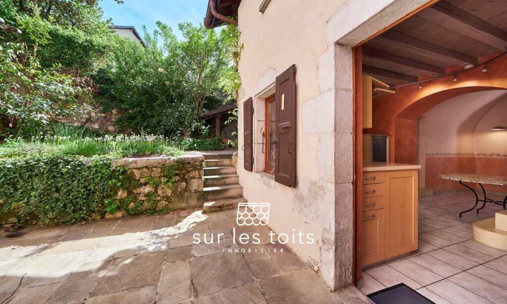 2026_04_17_Surlestoits_6_chemin_des_remparts_le_central_XT5G7520_HDR