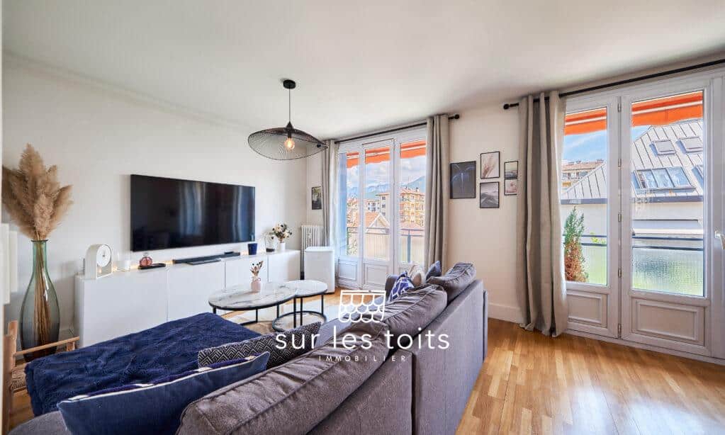 2026_08_18_Surlestoits_9_rue_Fabien_Calloud_XT5G2056_HDR